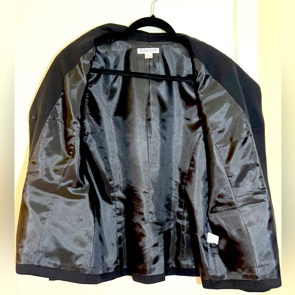 Pendleton 100% Virgin Wool Blazer. Fully Lined, N… - image 6